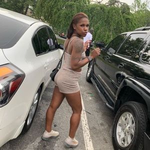 Meet your Posher, Ebonie